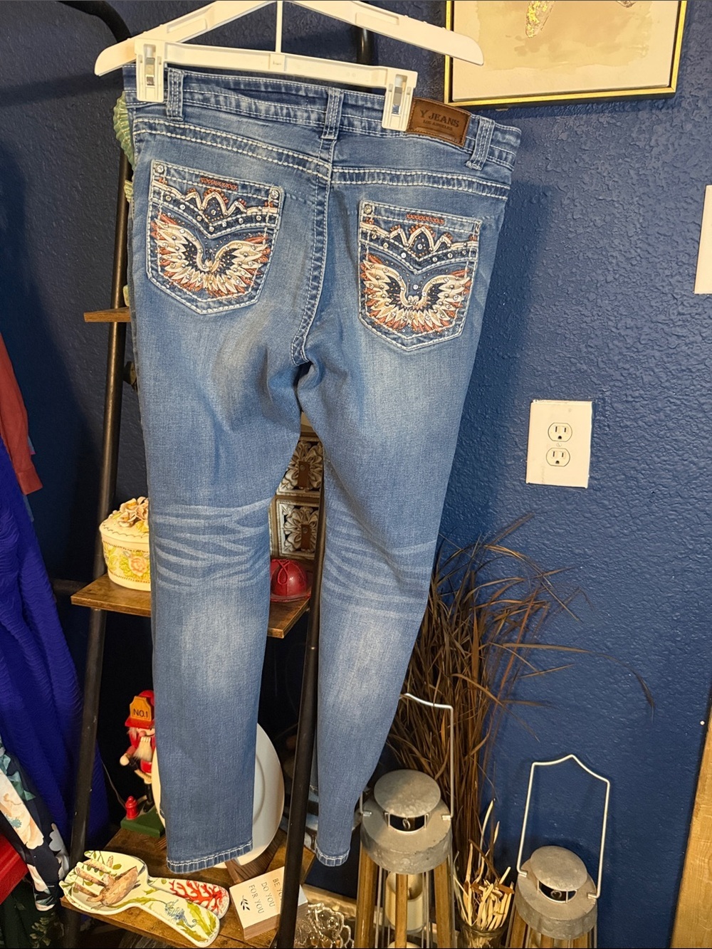 Women's Embroidered Back-Pocket Jeans - Blue